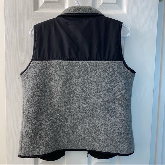GAP vest - Picture 3 of 3